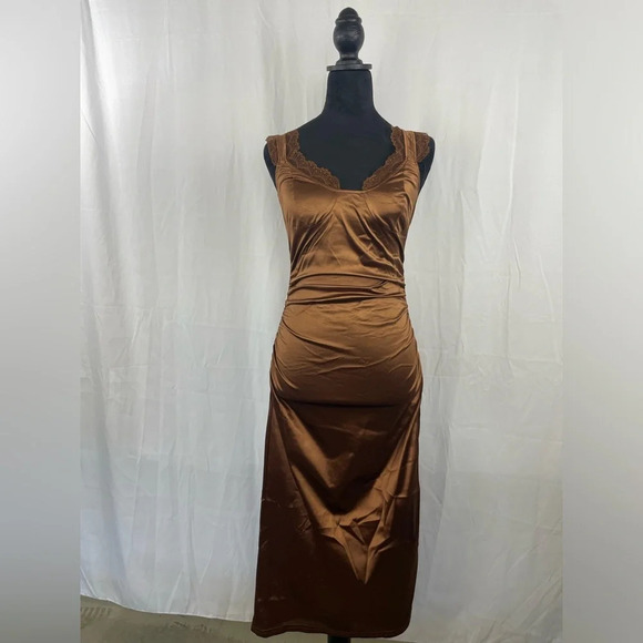 NWT FABONICS Sleeveless Satin Ruched Cross Over V-Neck Sheath Dress - Picture 3 of 9